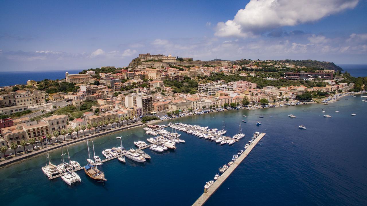 Le Casette Di Ponente Milazzo Exterior photo